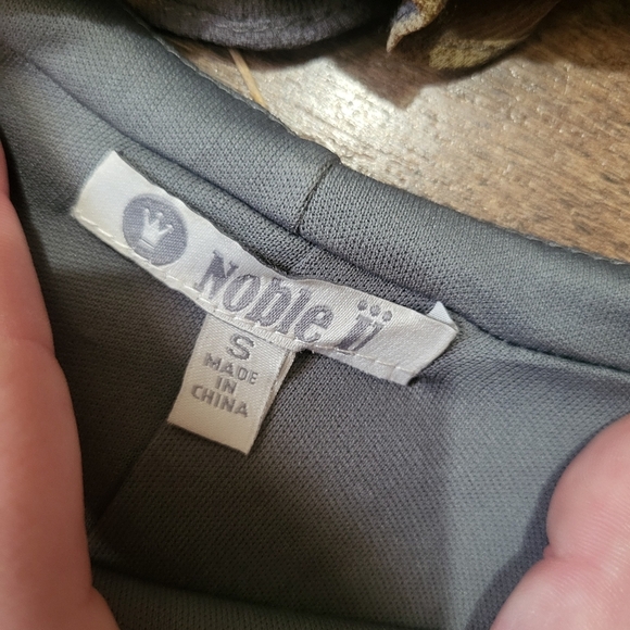 Noble U Gray Floral Ruffle Button Maxi Dress with Front Slit Size Small - Picture 5 of 7